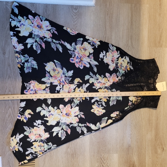 SOUTHERN FRIED CHICS Couture Collection Spring Treasures Lace & Floral MiniDress - Picture 11 of 15